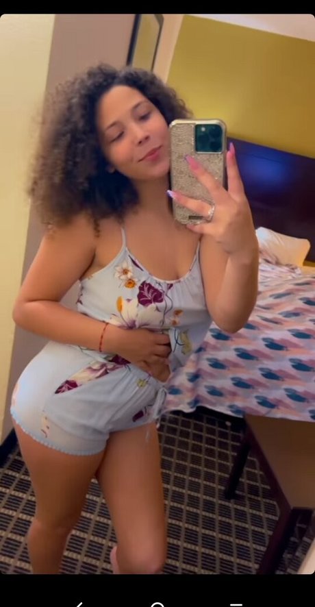 livyyboo18 model erotic picture