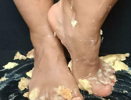 sweet noemi elena hot model photos