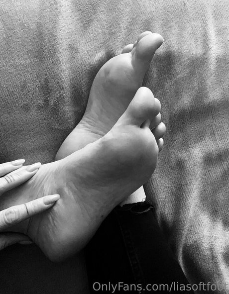 liasoftfoot nude pornstar pics