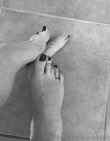 liasoftfoot pretty actress picture