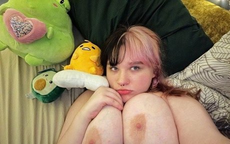 urlocalgothbaby beautiful actress pics