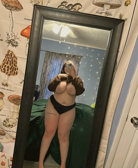 urlocalgothbaby model nudes picture