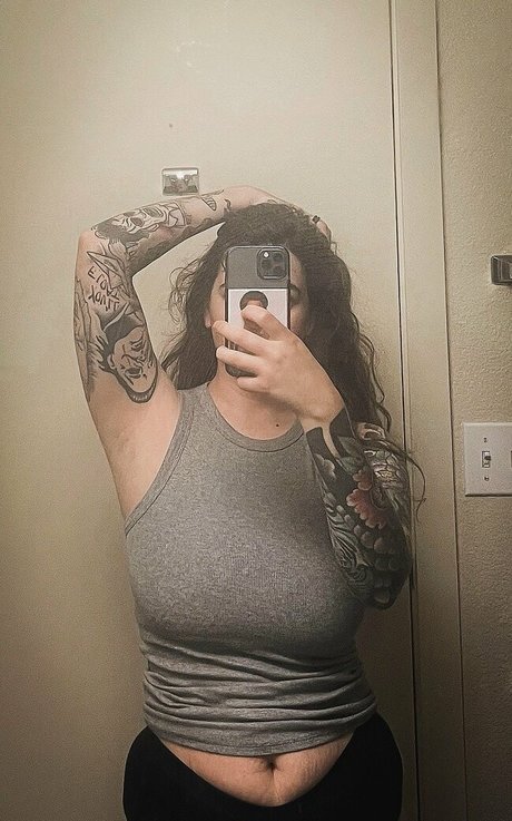 FrankieDarko erotic star pic