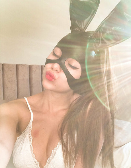 arianagfree pornstar naked images