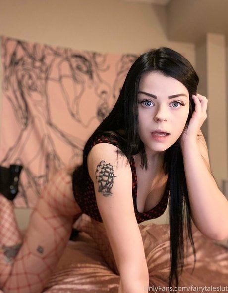 ravebbyjade perfect pornstar pic