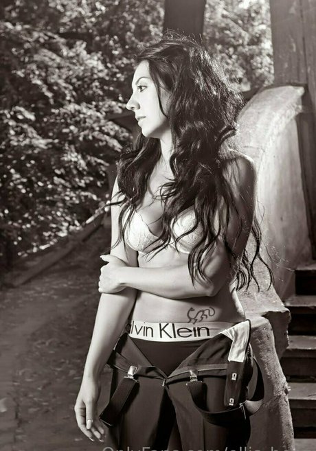 ellis benz naked actress picture