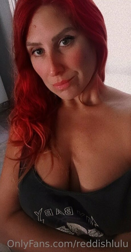 reddishlulu hot star photo