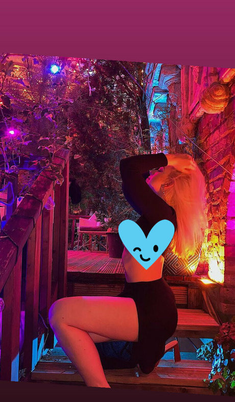 fxckmehard pornographic model img