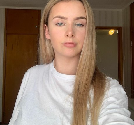 Aluca Jones free actress pic