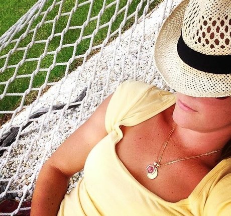 Courtnee Draper star hd photos