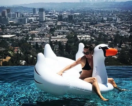 Courtnee Draper perfect actress pics