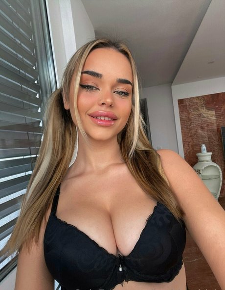 barbiefantasylucy pornstar nice image