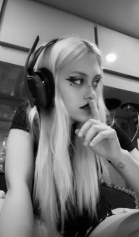 Setenstoned top star galleries