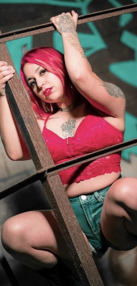 alyssalotus erotic actress photos