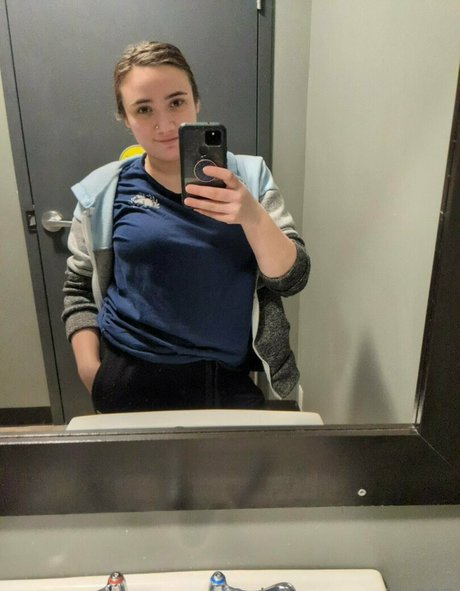 lle222 star nude images