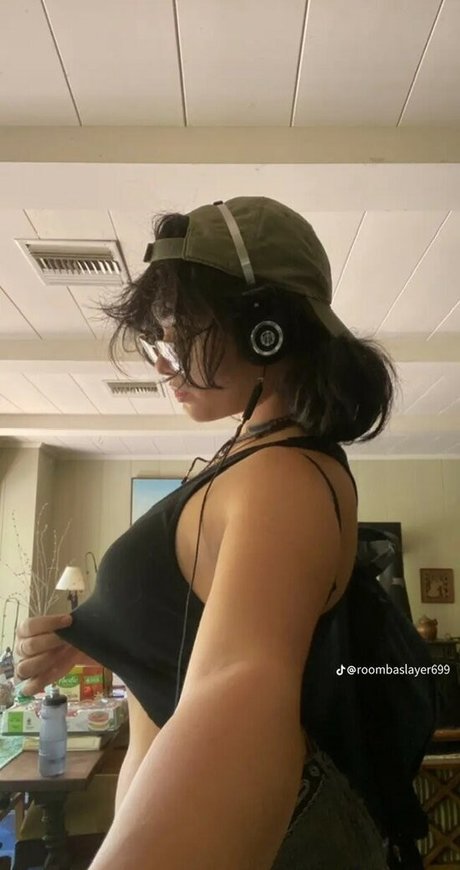 Roombaslayer69 star sex pics