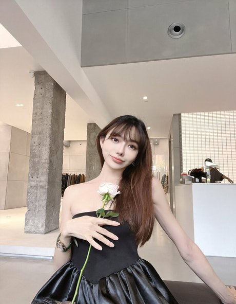 TS Xinxiaoxian_ erotic model image