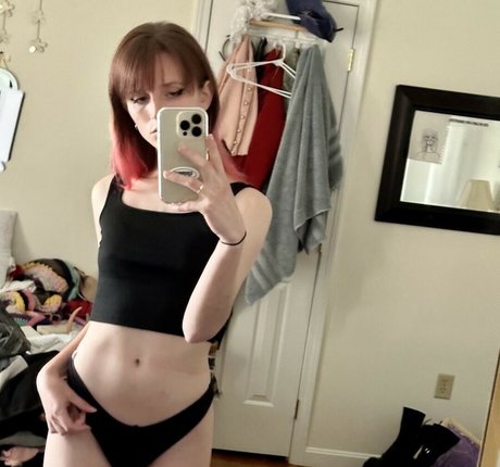 Daychain beautiful model picture