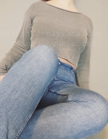 xBigBootyUnicornX sexy model archive