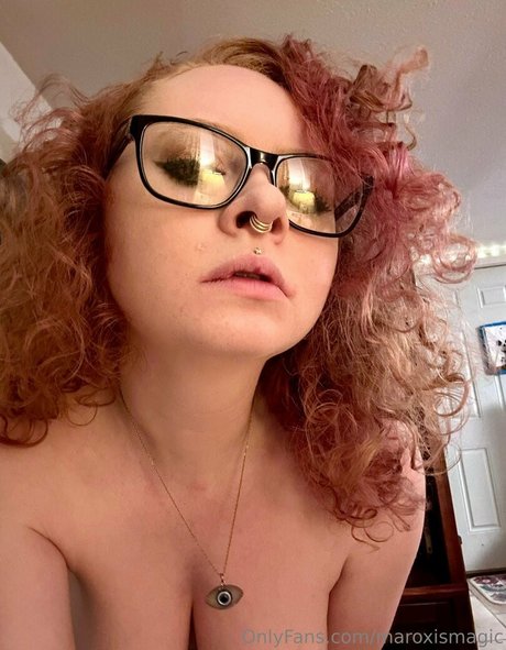 maroxismagic nude star images