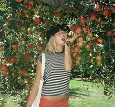 Claire Rosinkranz model beautiful photo