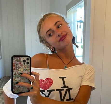 Claire Rosinkranz hd model photos