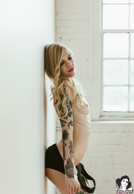 Auric hot pornstar photo