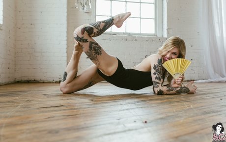 Auric pornstar nude image