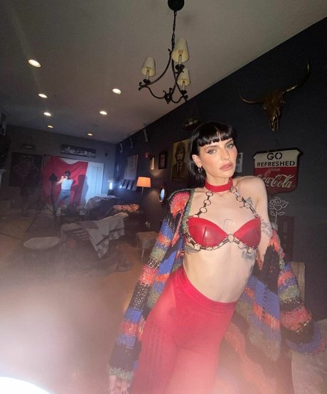 Lilith Czar nude model picture