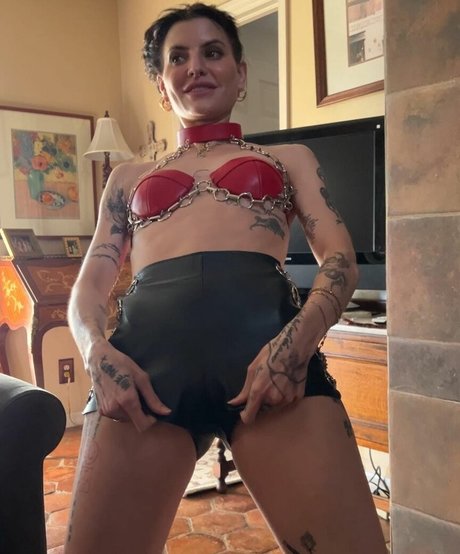 Lilith Czar model nice pictures