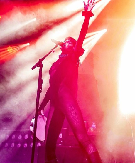 Lilith Czar hot actress pictures