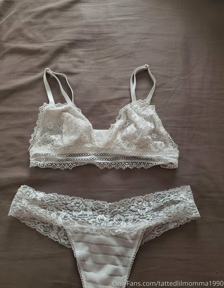 tattedlilmomma1990 pretty actress pic