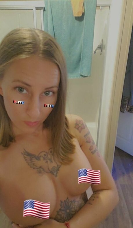 tattedlilmomma1990 free pornstar pic