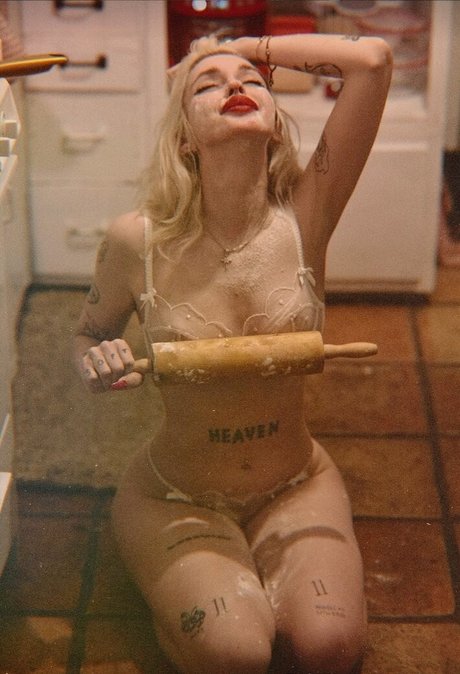 Glume erotic pornstar pictures