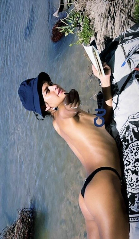 Cynthia Senek beautiful model image