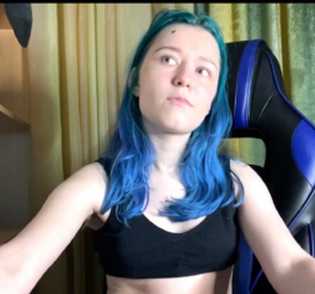 Arveni adult model pics