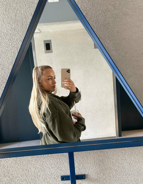 nchristin erotic model pictures