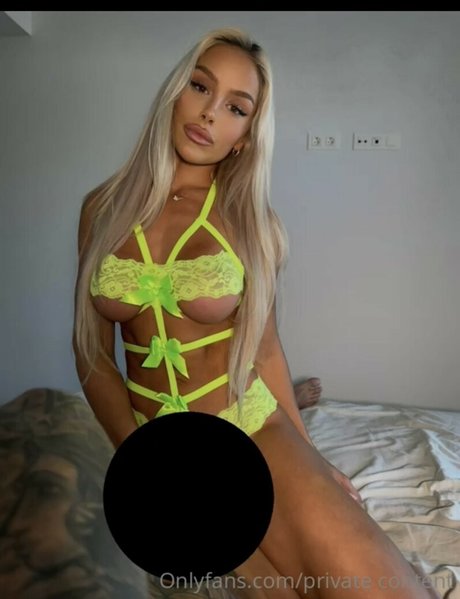 Sandra Sophia Fjeldberg star perfect images