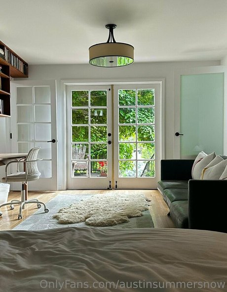 austinsummersnow erotic star img