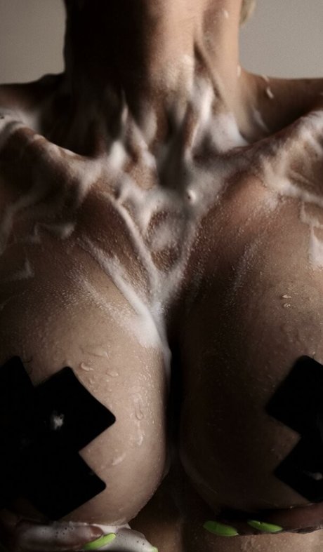 margo4ka high quality model image