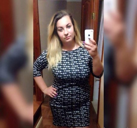 bun with jam model nice picture