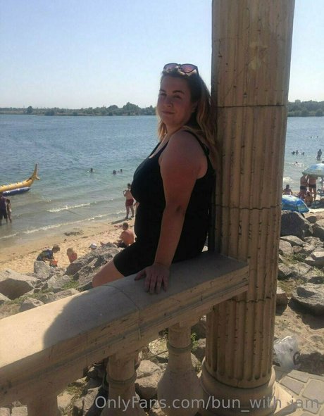 bun with jam model nudes pic