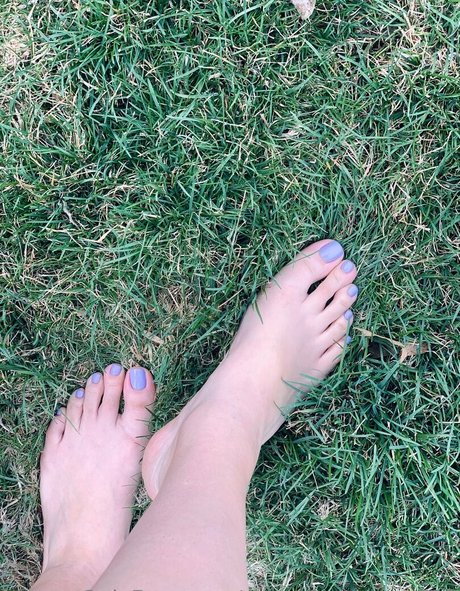 sweetfeettreats727 hot star pictures