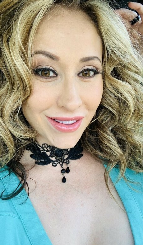 evabnotty porn star photo
