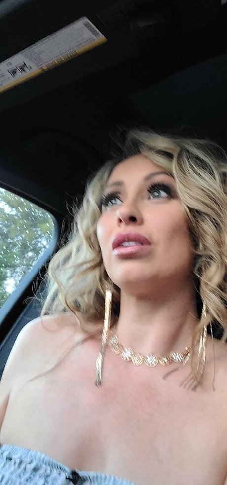 evabnotty model perfect photos