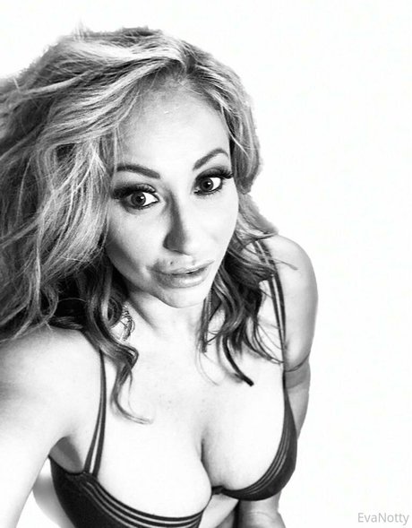evabnotty pornstar adult pic