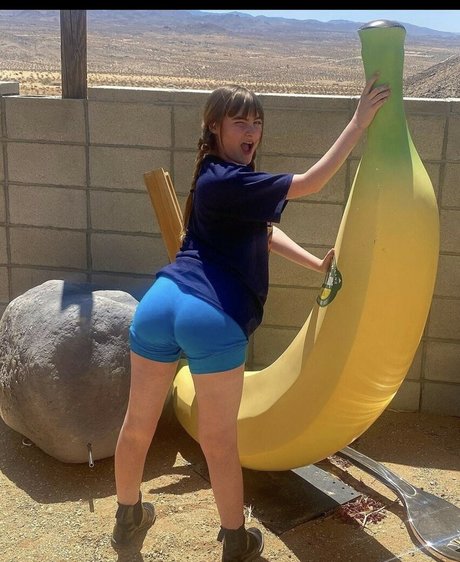 Ivy Wolk star free images