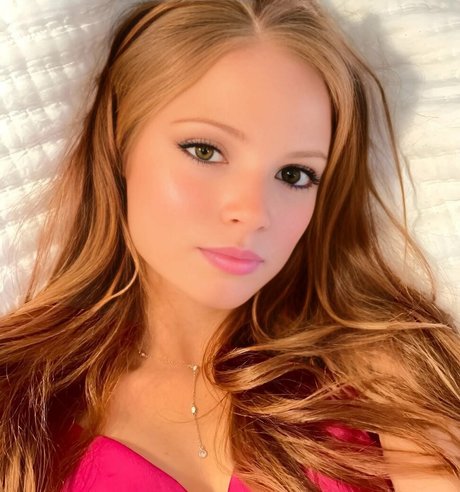 Sophia La Corte model naked pic