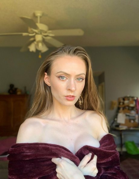 lola costa model porn pictures