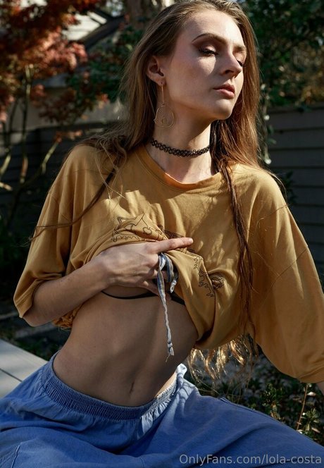 lola costa star top img